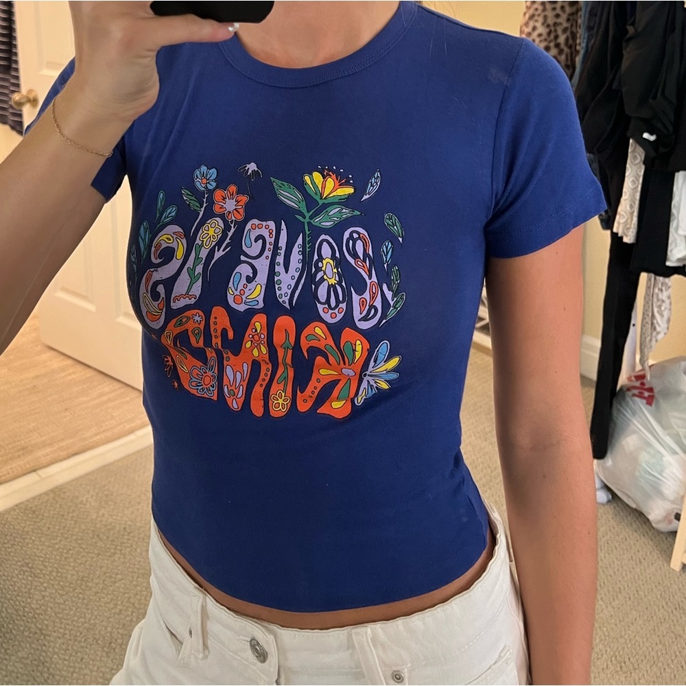 BRAND NEW W/ TAGS Outfitters Graphic Tee